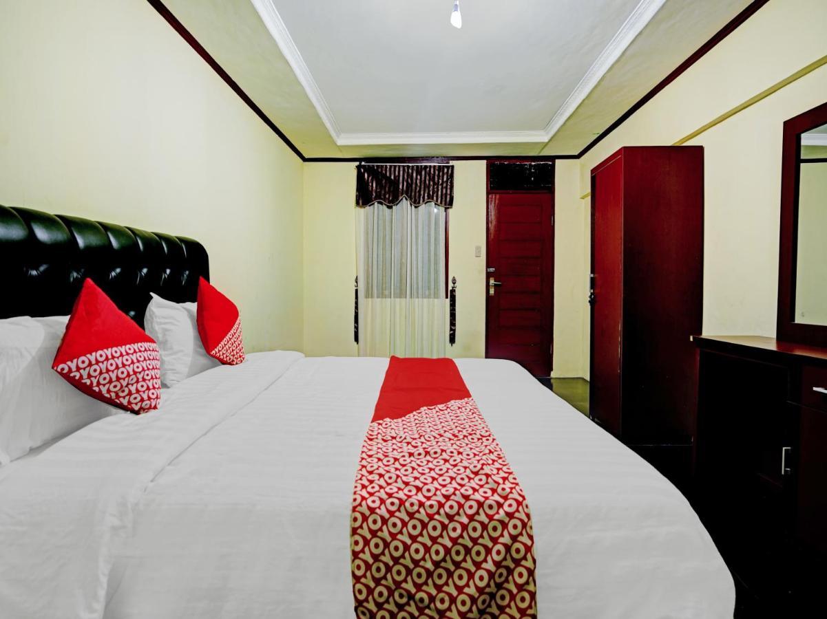 Oyo 90331 Hotel Toba Shanda Parapat Exteriör bild