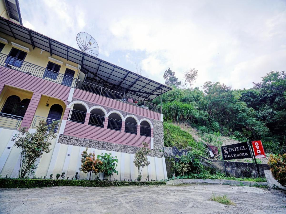 Oyo 90331 Hotel Toba Shanda Parapat Exteriör bild