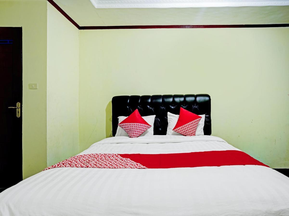 Oyo 90331 Hotel Toba Shanda Parapat Exteriör bild
