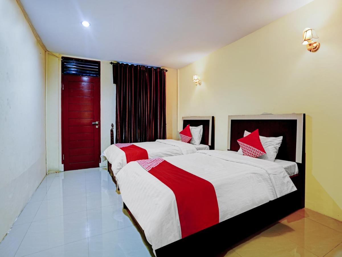 Oyo 90331 Hotel Toba Shanda Parapat Exteriör bild