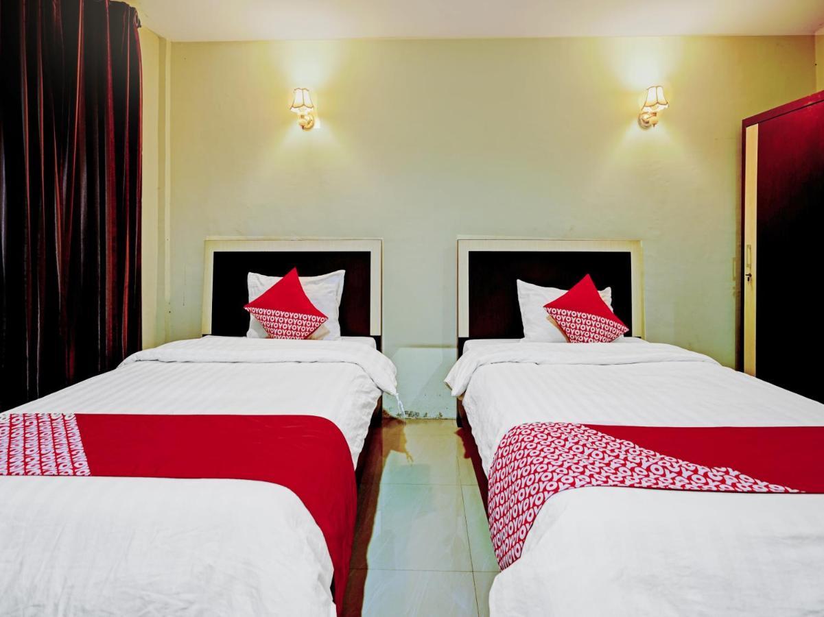 Oyo 90331 Hotel Toba Shanda Parapat Exteriör bild