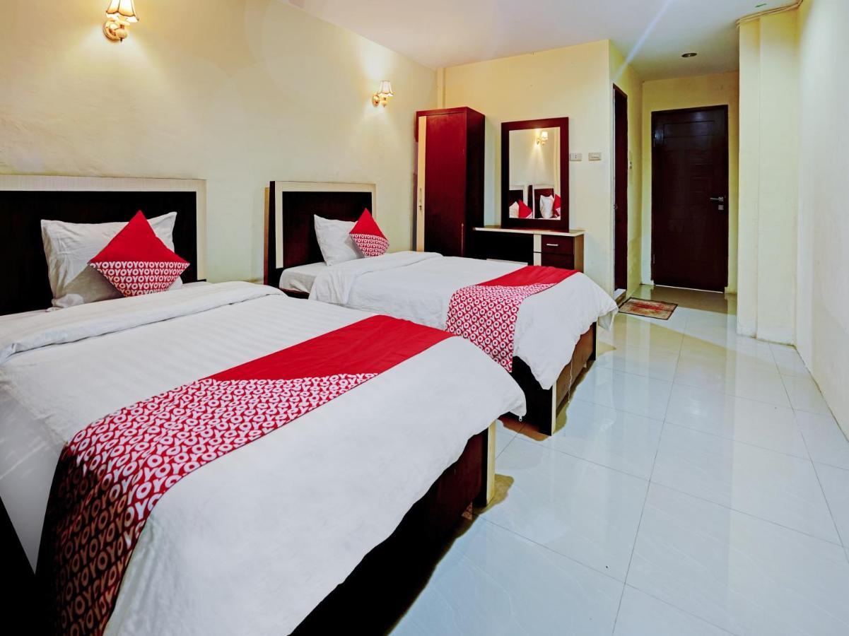 Oyo 90331 Hotel Toba Shanda Parapat Exteriör bild