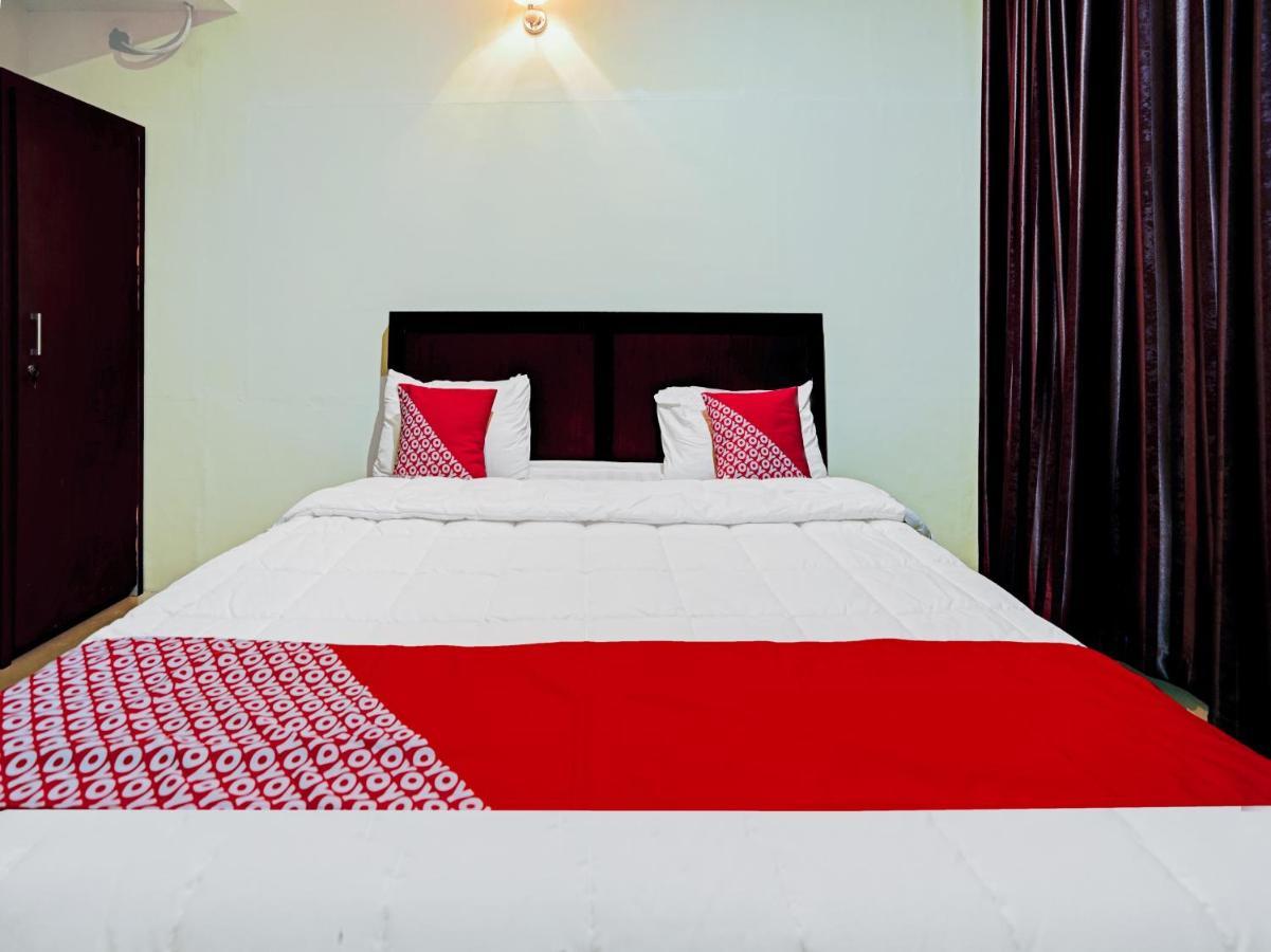 Oyo 90331 Hotel Toba Shanda Parapat Exteriör bild