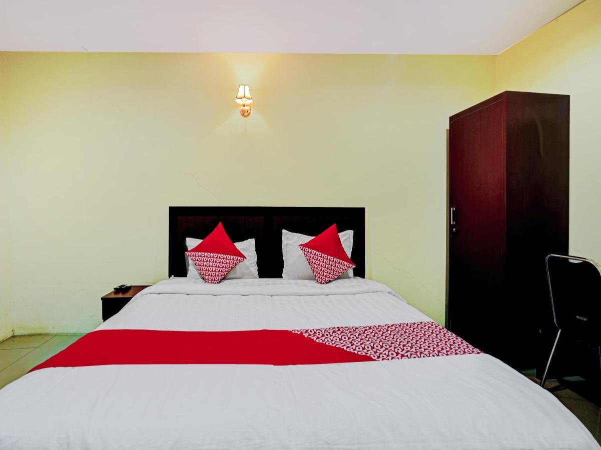 Oyo 90331 Hotel Toba Shanda Parapat Exteriör bild