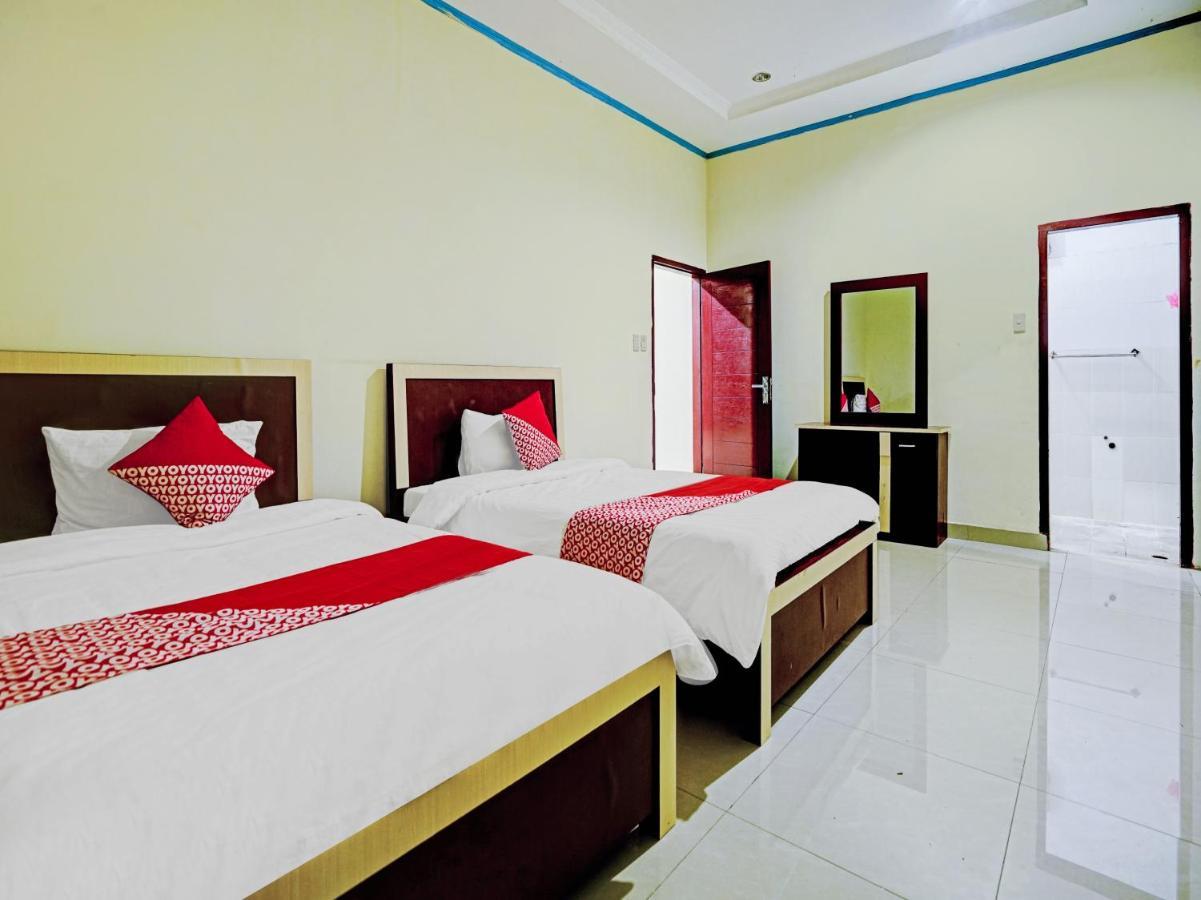 Oyo 90331 Hotel Toba Shanda Parapat Exteriör bild