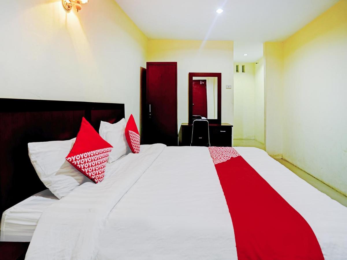 Oyo 90331 Hotel Toba Shanda Parapat Exteriör bild