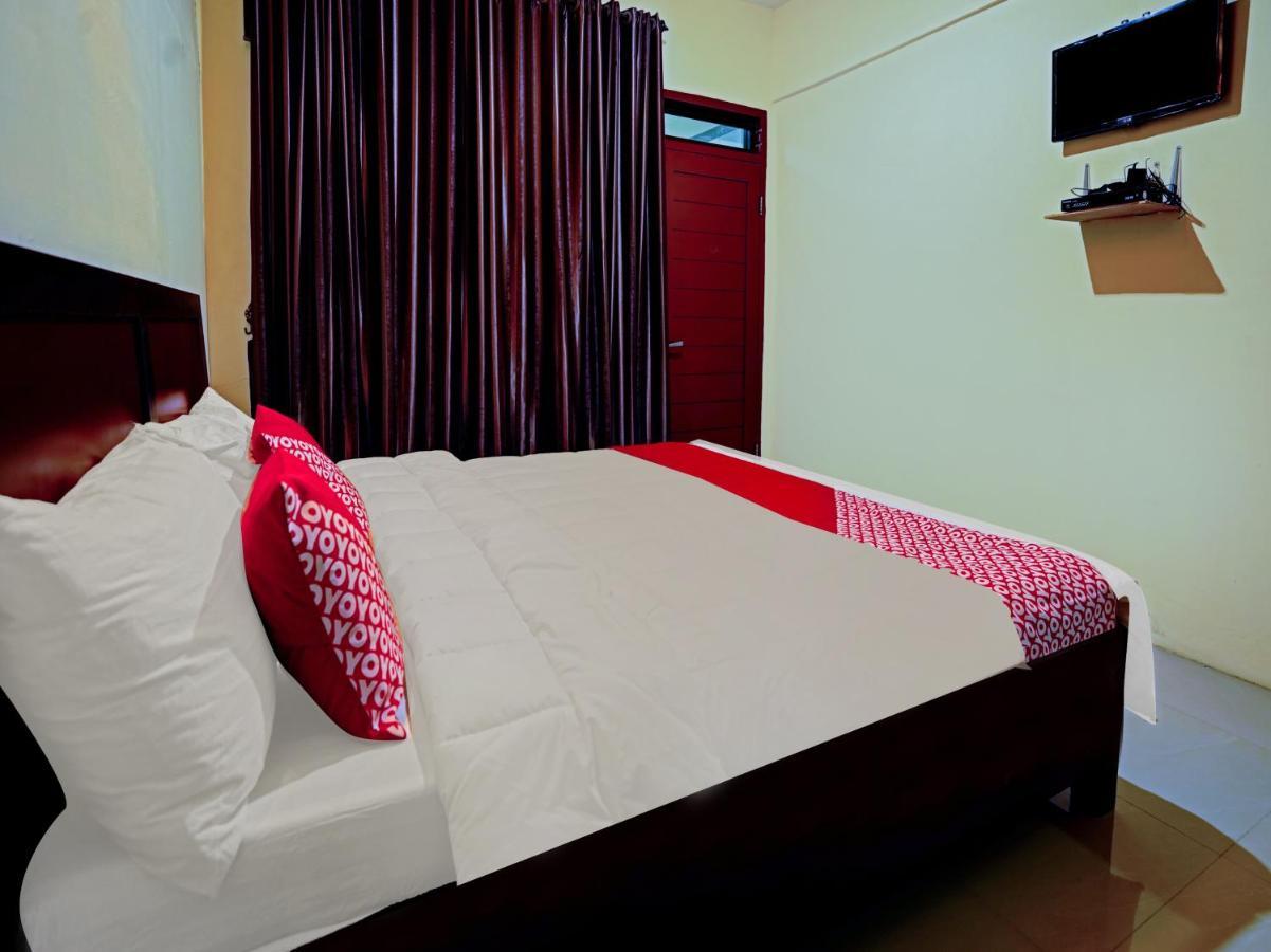 Oyo 90331 Hotel Toba Shanda Parapat Exteriör bild