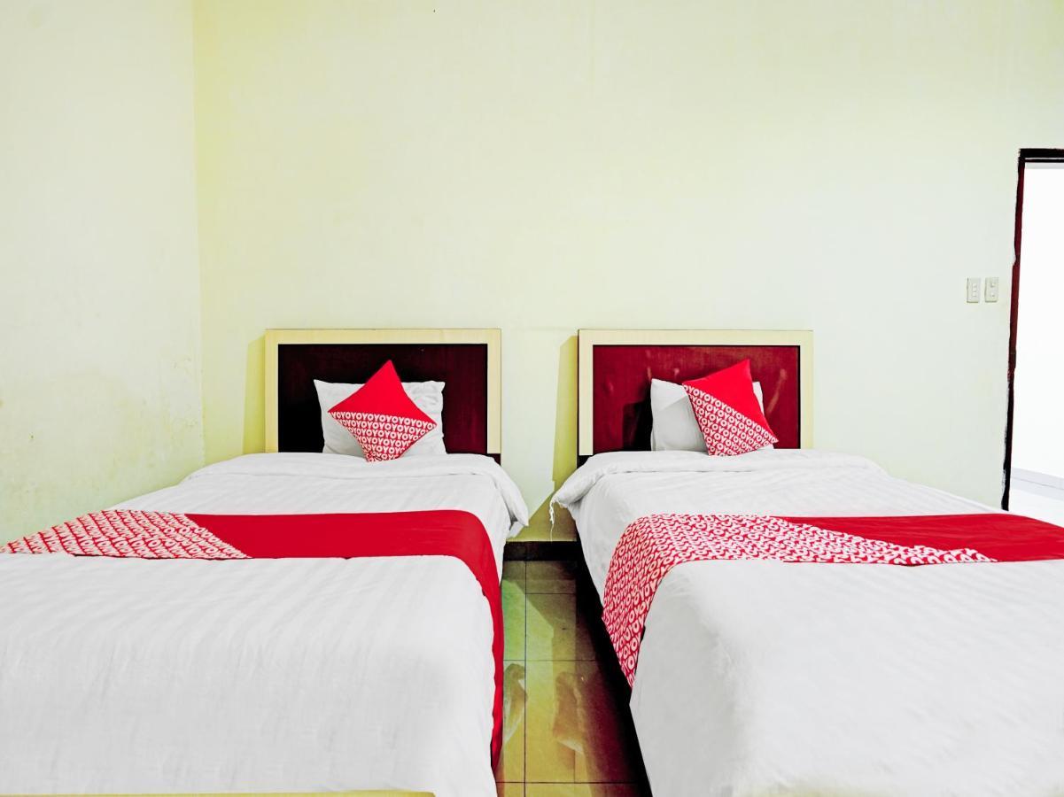 Oyo 90331 Hotel Toba Shanda Parapat Exteriör bild