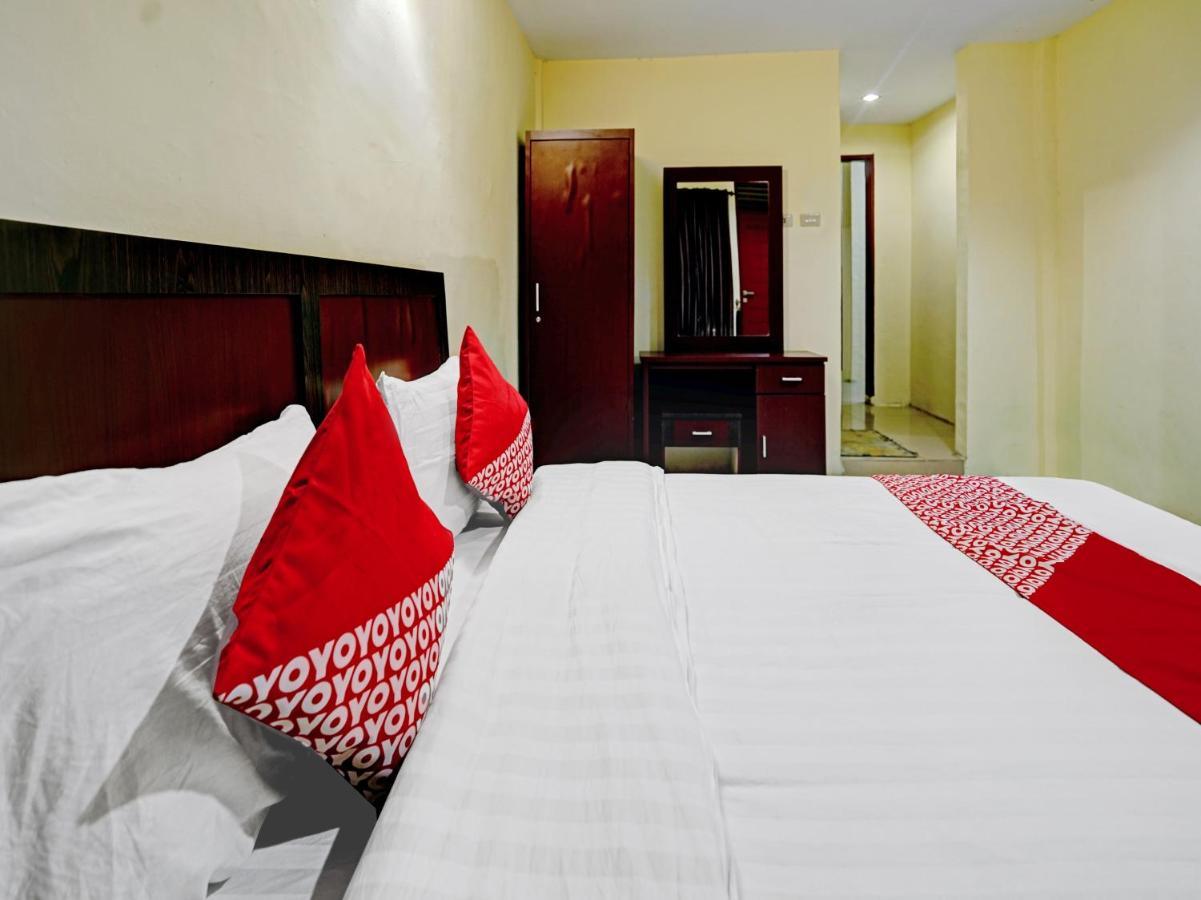 Oyo 90331 Hotel Toba Shanda Parapat Exteriör bild