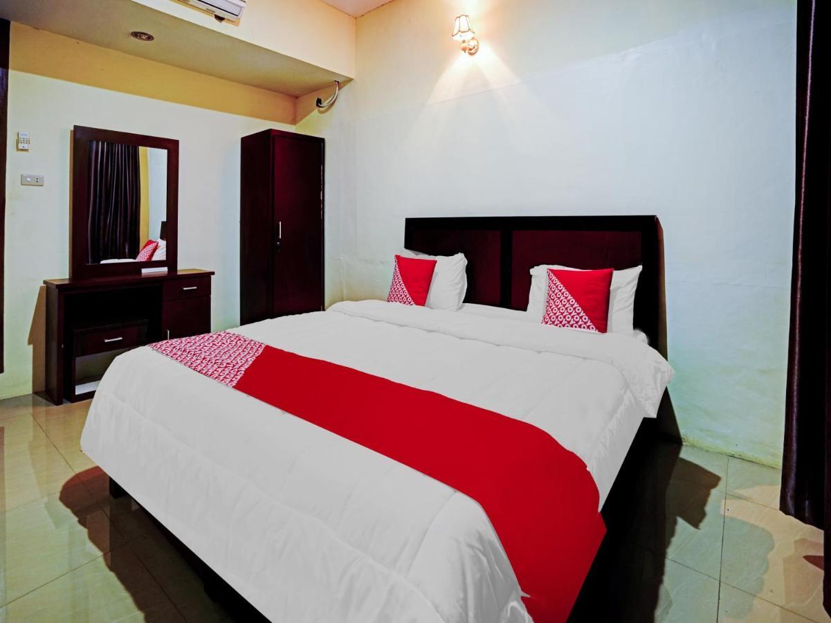 Oyo 90331 Hotel Toba Shanda Parapat Exteriör bild