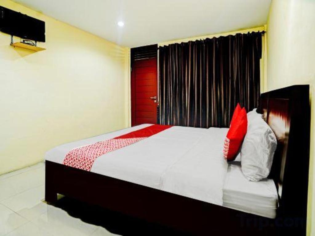 Oyo 90331 Hotel Toba Shanda Parapat Exteriör bild