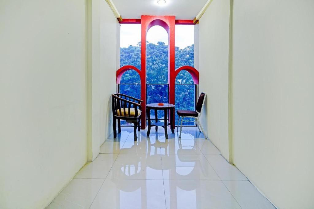 Oyo 90331 Hotel Toba Shanda Parapat Exteriör bild