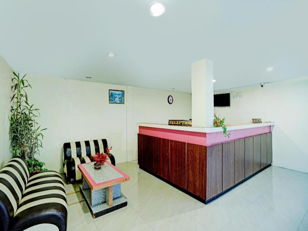 Oyo 90331 Hotel Toba Shanda Parapat Exteriör bild