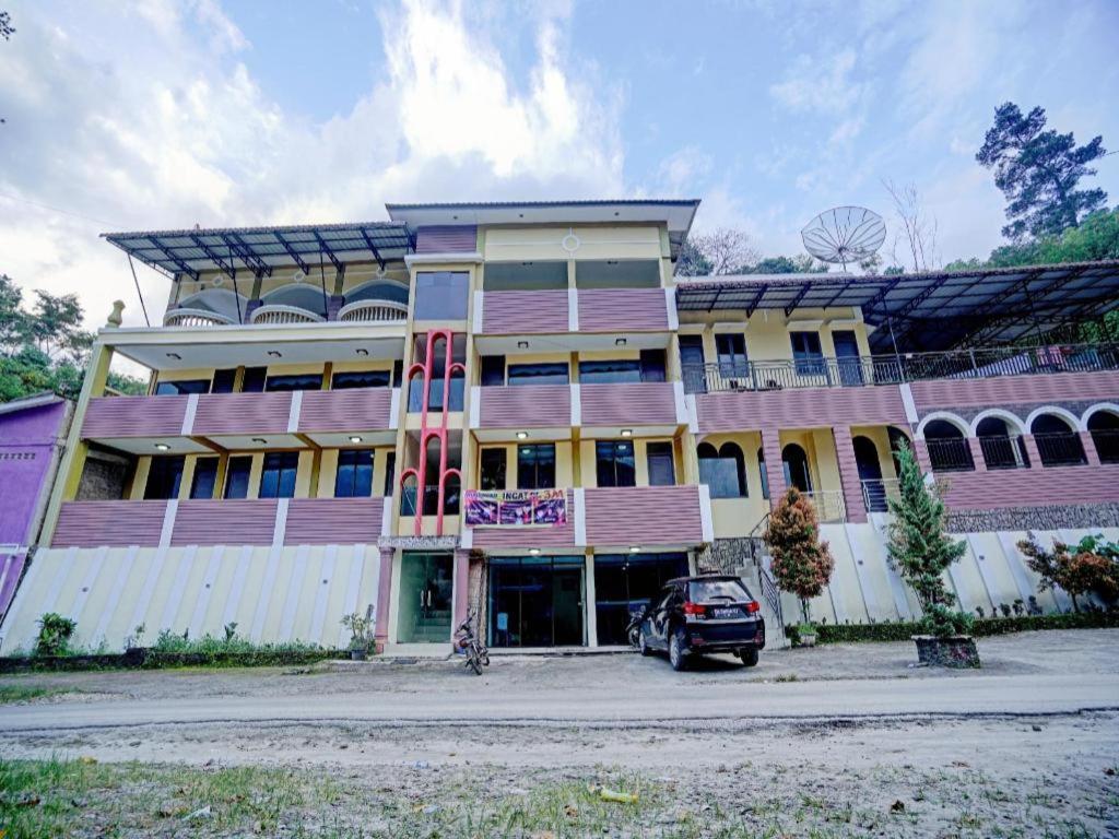 Oyo 90331 Hotel Toba Shanda Parapat Exteriör bild