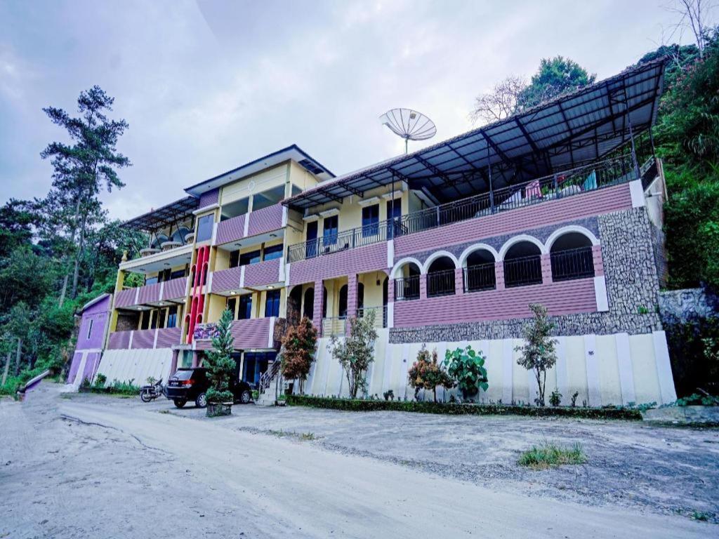 Oyo 90331 Hotel Toba Shanda Parapat Exteriör bild